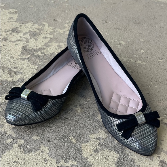 New Vince Camuto leather Women's Flats in Black and Silver - Picture 1 of 14